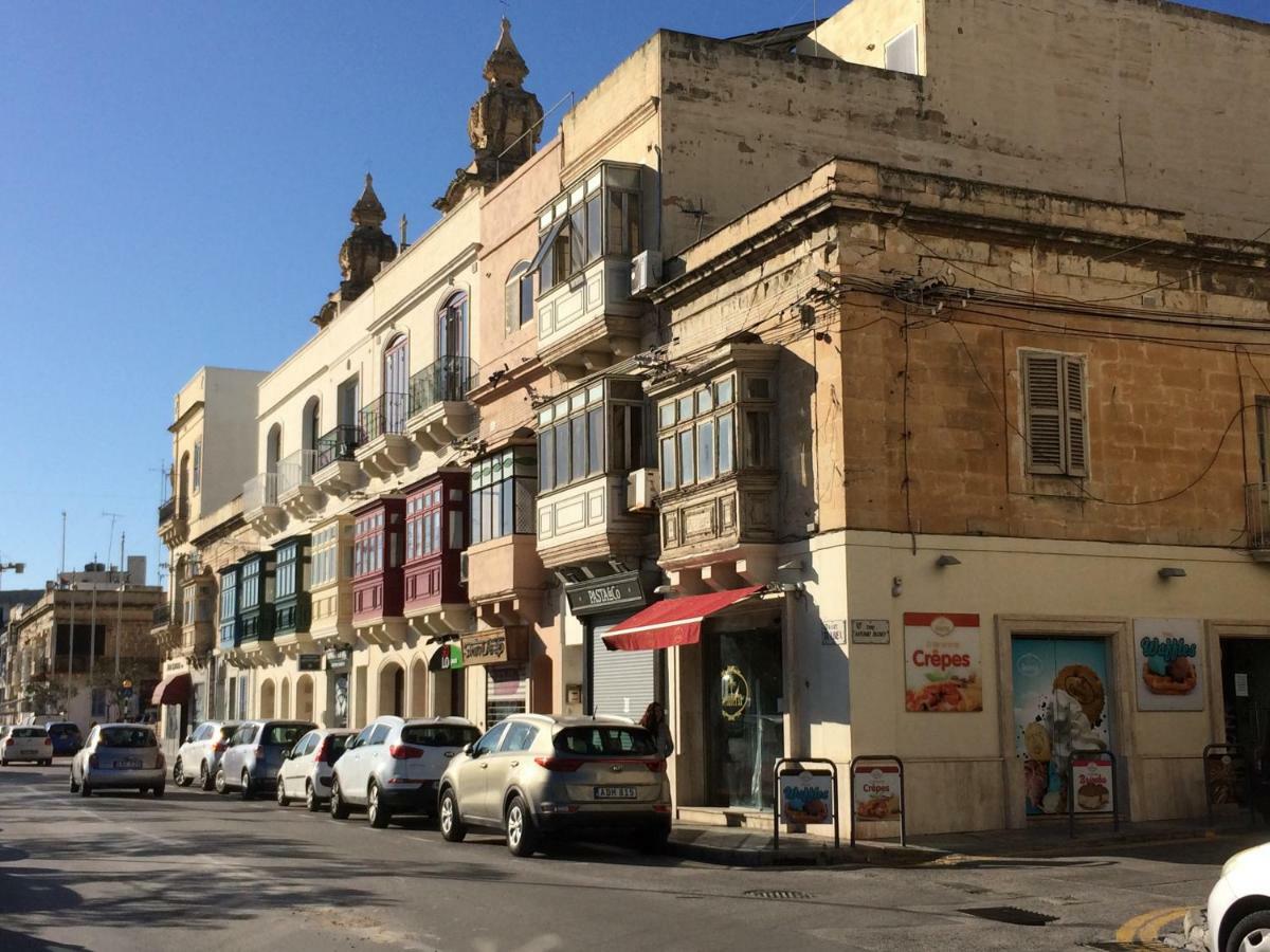 Seafront Apartment Between Valletta And Sliema Мсида Екстериор снимка