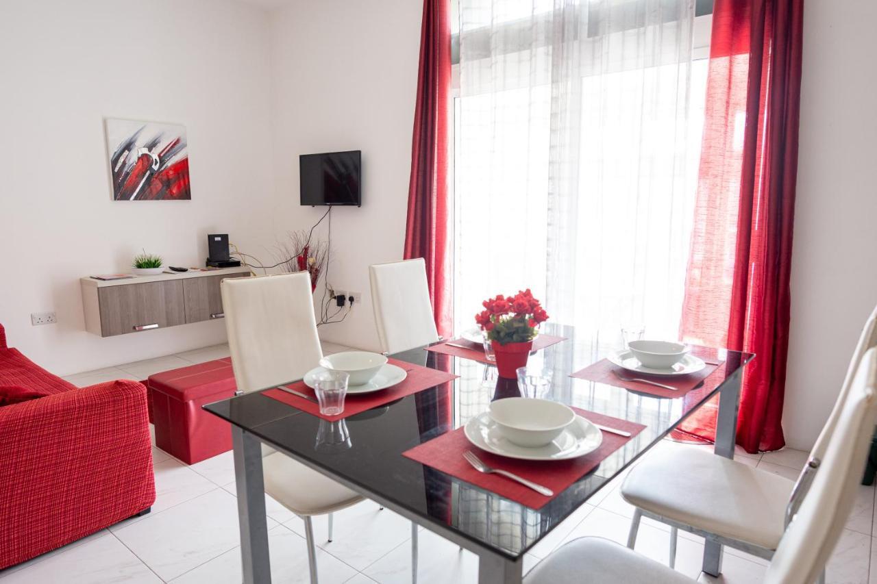 Seafront Apartment Between Valletta And Sliema Мсида Екстериор снимка