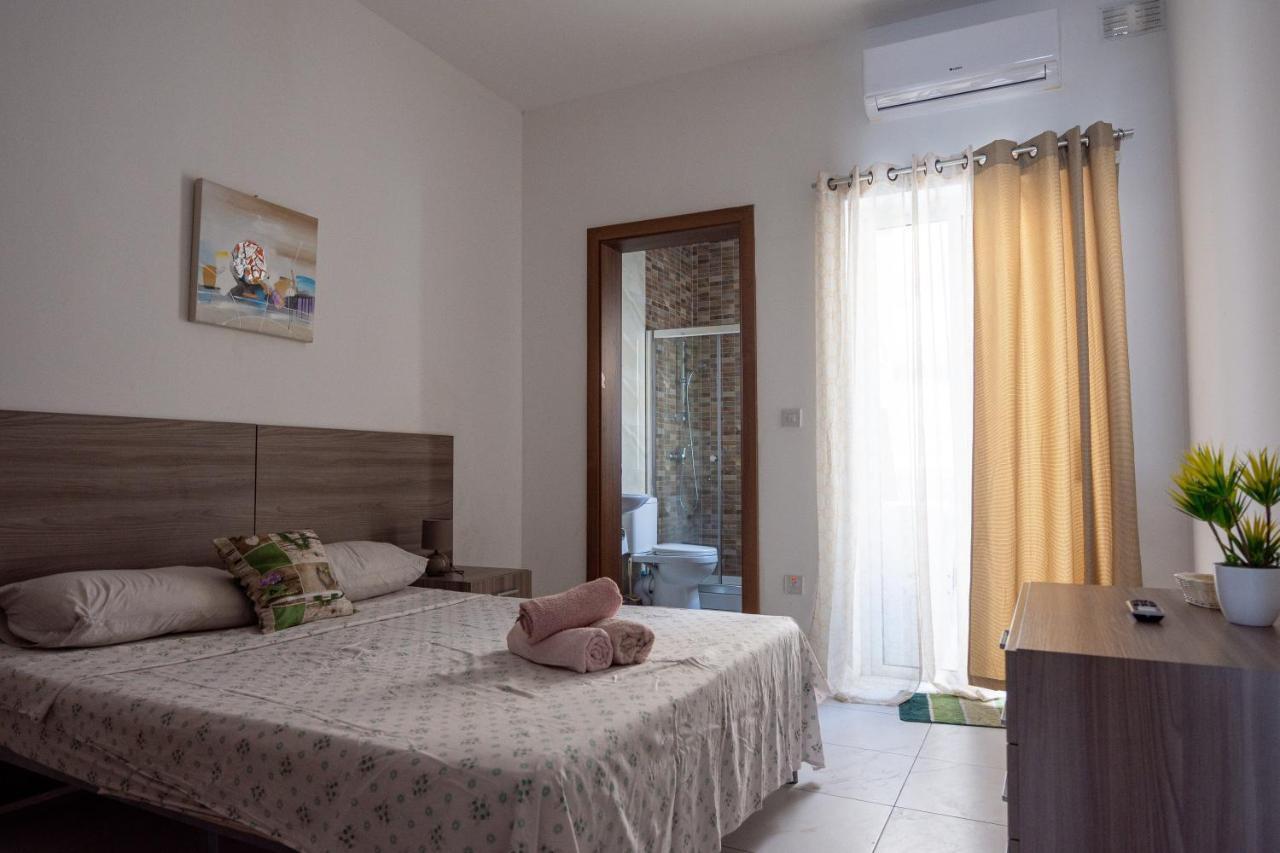 Seafront Apartment Between Valletta And Sliema Мсида Екстериор снимка