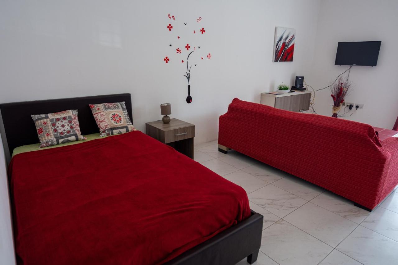 Seafront Apartment Between Valletta And Sliema Мсида Екстериор снимка